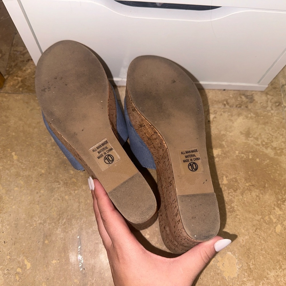 Wedges worn a few times - Picture 3 of 3